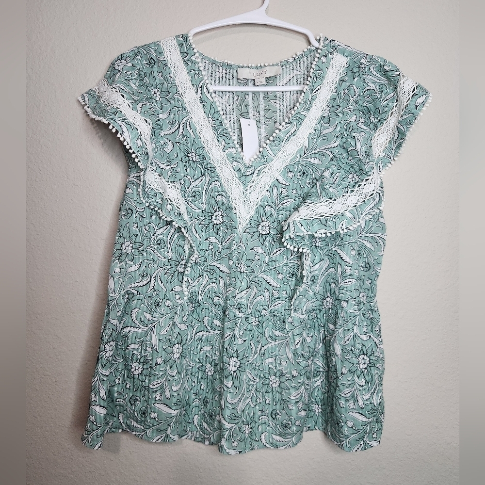 Loft NWT Flutter Sleeve Cotton Blouse Top Size Small